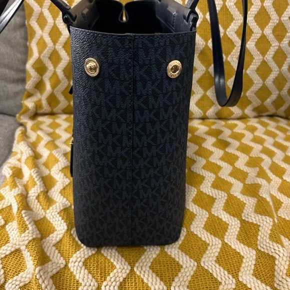 MK (MICHAEL KORS) bag - Picture 6 of 10